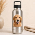 Personalisierte silberne Reisenapf-Flasche für Hunde: Edelstahl-Wasserflasche mit integriertem Napf (950 ml)